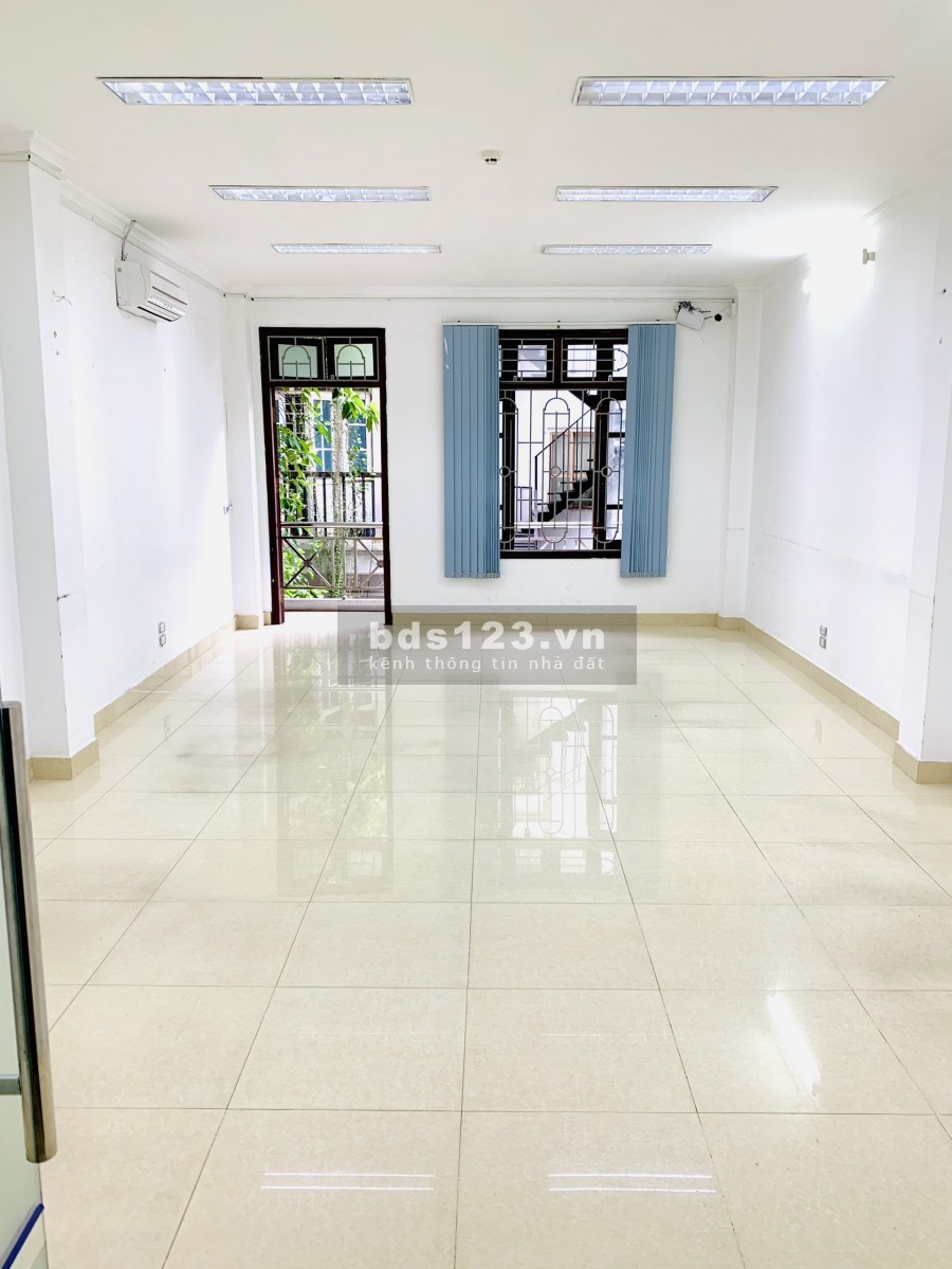 Chỉ còn trống duy nhất 01 sàn VP 65m2 tại Phố Duy Tân - Cầu Giấy, giá chỉ 10tr/tháng