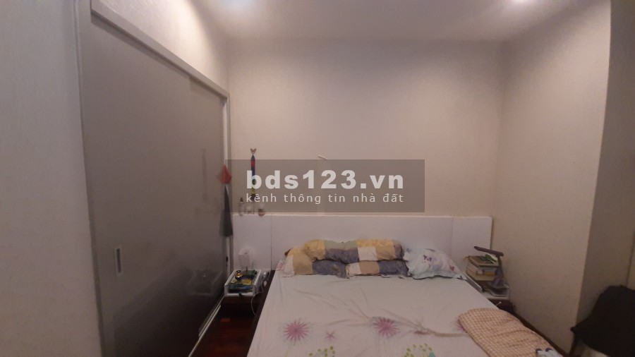 Chính chủ bán gấp căn hộ 2 ngủ sáng, 110m2 Royal city, giá 4.3 tỷ, LH: 0967839010