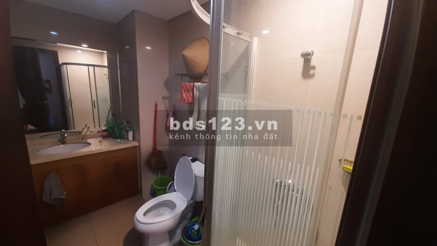 Chính chủ bán gấp căn hộ 2 ngủ sáng, 110m2 Royal city, giá 4.3 tỷ, LH: 0967839010