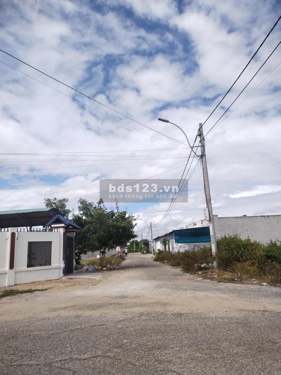 Chính chủ cần tiền bán nhanh nguyên căn đường Hồ Văn Huê giá tốt, diện tích 6x23