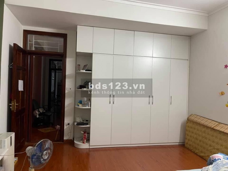 Bán nhà nguyên căn đường Trương Định 3 mặt thoáng, ô tô đỗ cửa, liên hệ 0944797188