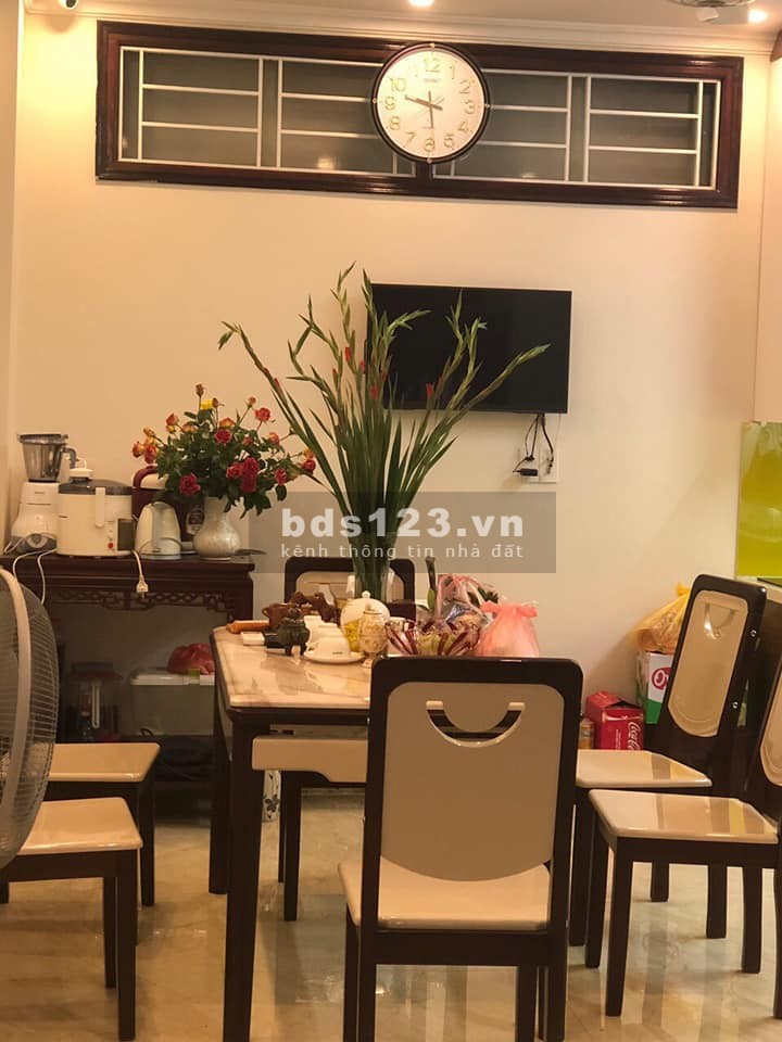 Bán Nhà phố Nguyễn Phúc Lai Quận Đống Đa ô tô vào nhà diện tích 60m2 giá chỉ 10,5 tỷ