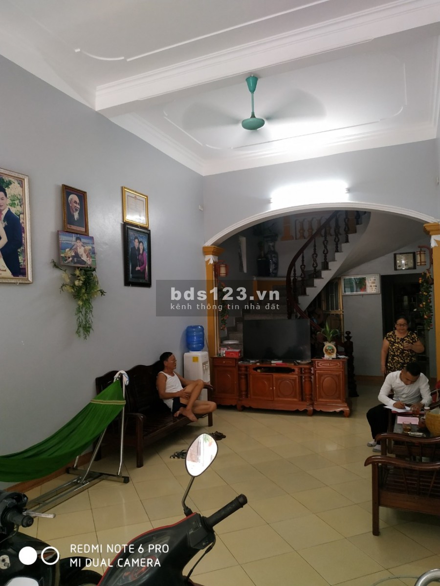 Bán nhà nguyên căn 3 tầng đúc Phúc Thành Giáp, ngõ chợ sinh viên, diện tích sử dụng 80m2