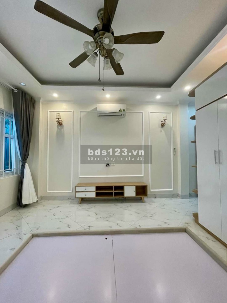 Bán nhà Quan Nhân ngõ nông mặt tiền 5,5m nhà nở hậu, phong thuỷ tốt, đúc 3 tầng kiên cố