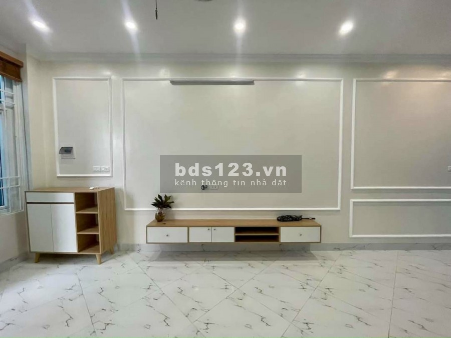 Bán nhà Quan Nhân ngõ nông mặt tiền 5,5m nhà nở hậu, phong thuỷ tốt, đúc 3 tầng kiên cố