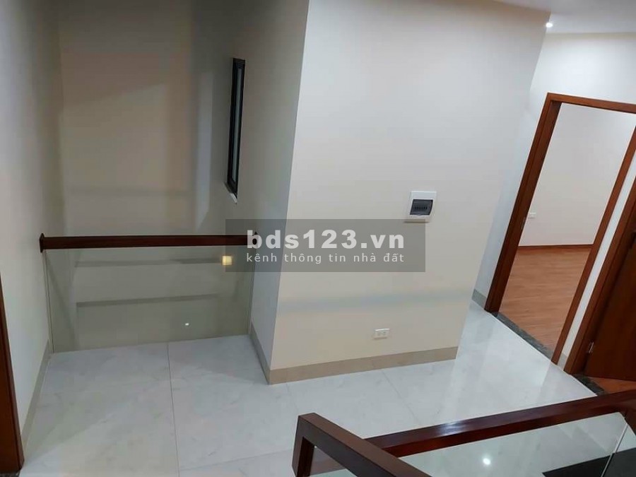 Bán nhà Quan Nhân ngõ nông mặt tiền 5,5m nhà nở hậu, phong thuỷ tốt, đúc 3 tầng kiên cố