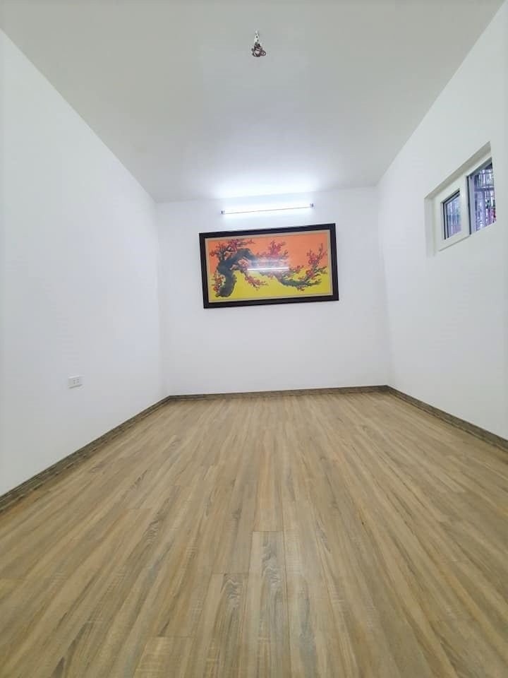 Bác Luận cầ bán gấp nhà Hoàng Văn Thái, ngõ ôtô đua , DT 49,1 m2 giá rẻ nhất khu vực chỉ 3,4 tỷ