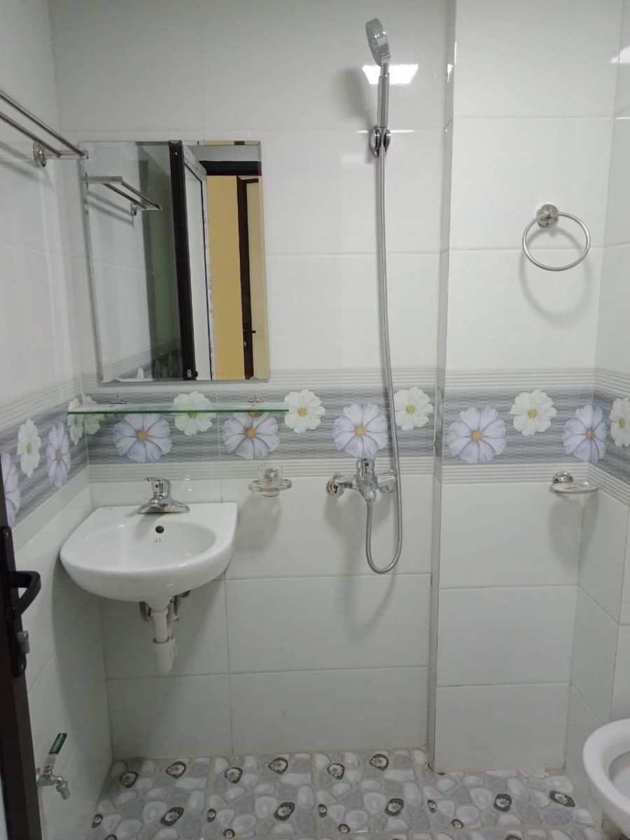 Dòng tiền căn hộ ngõ 215 Triều Khúc Thanh Xuân, dt 60m2, 6 tầng giá 6.3 tỷ, lãi suất 500 triệu/năm