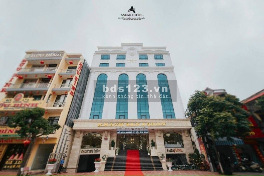 Bán 2 căn khách sạn Asean TP Hải Dương, dt 1000m2, vị trí cực đắc địa, 46 phòng, giá cực tốt