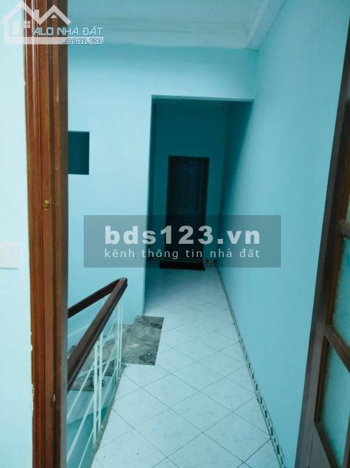 Ngõ 168 Kim Giang Bán nhà nguyên căn đúc kiên cố 5 tầng dt 38m2 giá 2.9 tỷ, sổ sẵn