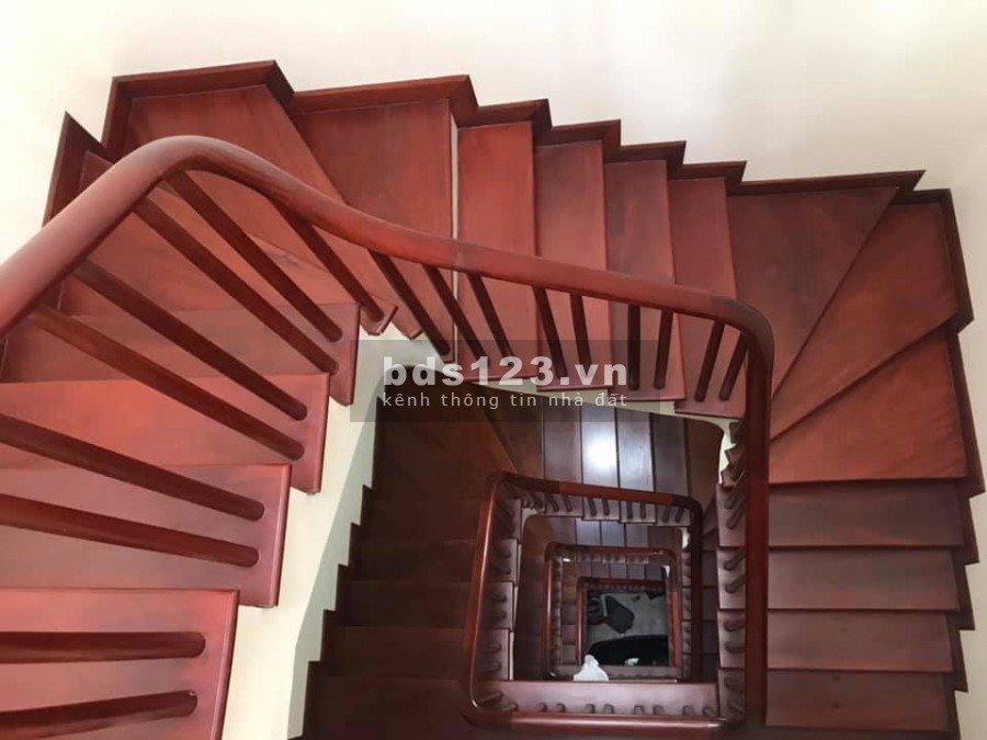 Trung tân Quận cận kề đường Giải Phóng ngõ ô tô kinh doanh tấp nập rừng tiện ích, giá 5.6 tỷ
