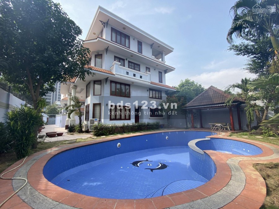 Cho thuê villa hồ bơi, sân vườn mặt tiền Thảo Điền diện tích sử dụng 500m2 trệt 3 lầu 8PN