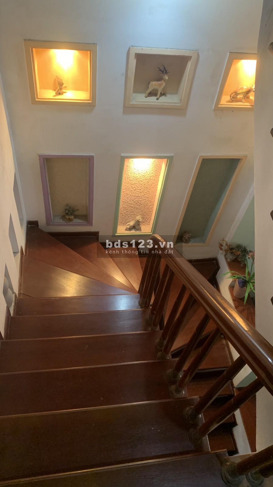 Bán nhà quận Cầu Giấy ô tô vào nhà 50m2 giá 6.8 tỷ Lh 0386380199