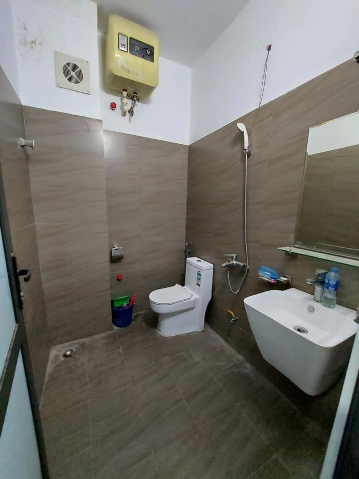 Chính chủ nhờ bán nhà mặt phố Vọng, Hai Bà Trưng, dt 650m2, mt 10m, giá bán 107 tỷ