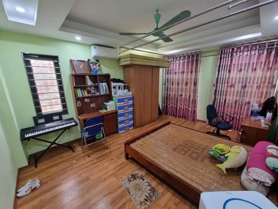 Bán nhà Phương Canh, dtsd 56m2, 5 tầng, mt 4.2m, giá 3 tỷ 580 góc, ô tô ra vào thoải mái