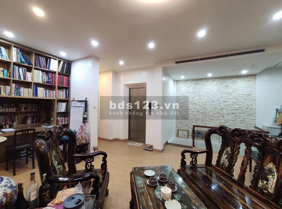 Bán nhà Quang Trung, Hà Đông, DT 50m2, 7 tầng, Thang máy Mishubitshi, KD sầm uất, Ô tô, chỉ 8 tỷ.