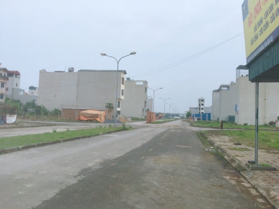 Bán nhà Hà Đông đất vàng tương lai dt 50m chỉ 3,x tỷ ô tô tránh vỉa hè đá bóng, sổ chính chủ