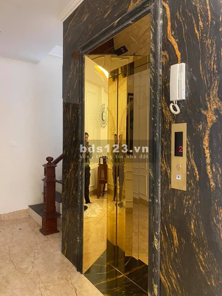Nhà phố Bạch Mai kinh doanh ô tô đỗ cửa thang máy diện tích 55m2 giá bán 6.2 Tỷ