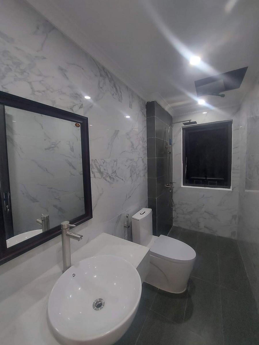 Bán nhà Lê Lai Hà Đông diện tích sử dụng 44m2, đúc 5 tầng kiên cố giá chỉ 4.4 tỷ phân lô ô tô gần.