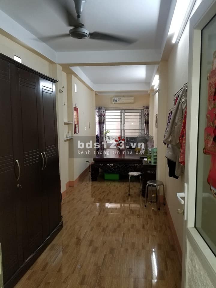 Bán nhà nguyên căn Bạch Mai, gần phố 3 mặt thoáng diện tích 29m2, giá bán nhỉnh 2 tỷ
