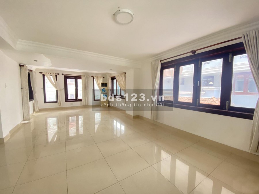 Cho thuê villa hồ bơi, sân vườn mặt tiền Thảo Điền diện tích sử dụng 500m2 trệt 3 lầu 8PN