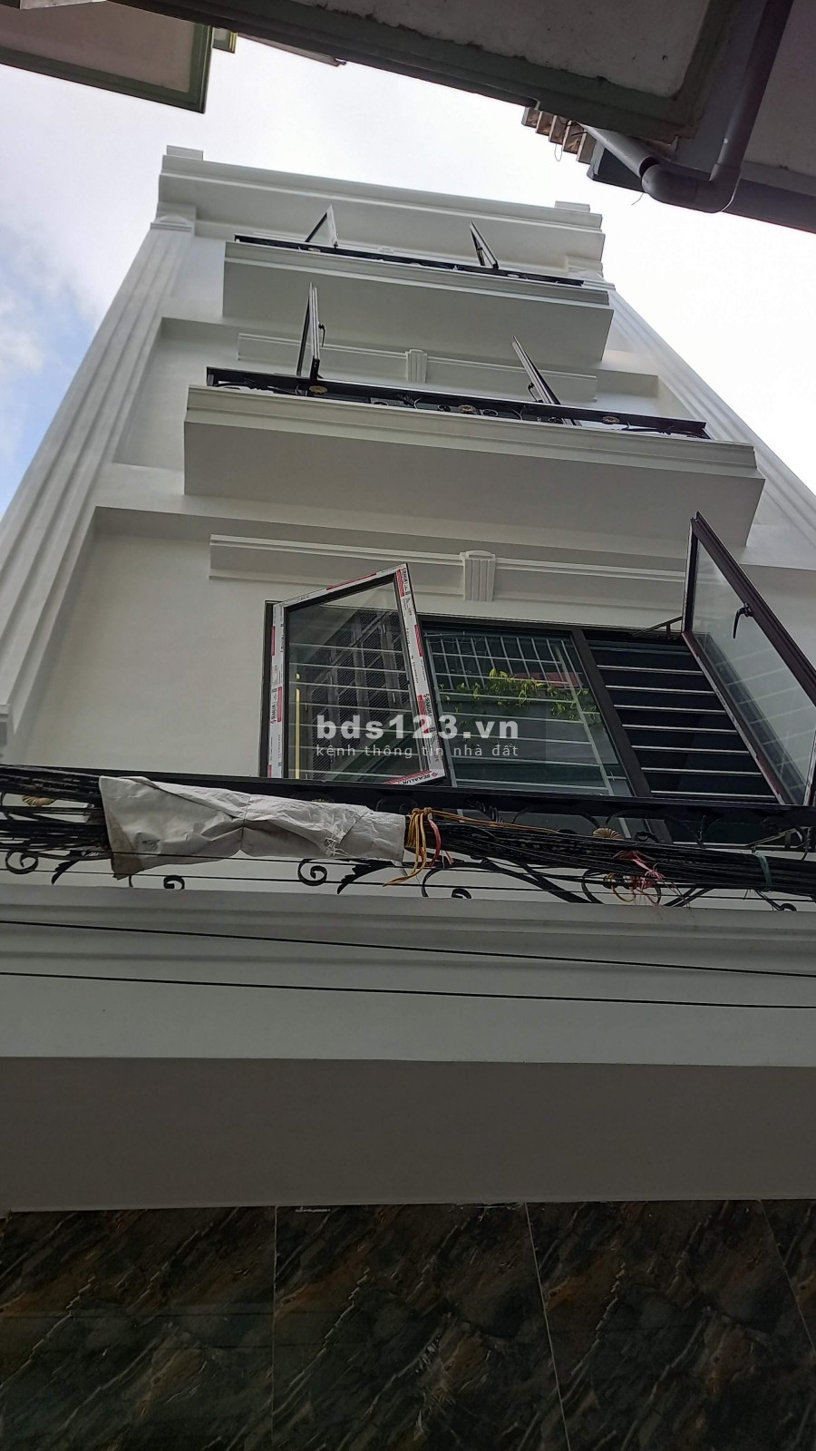 Cần bán gấp nhà trong tháng 9/2021, pháp lí dầy đủ, giá 3.8 triệu/tháng, khu dân trí cao