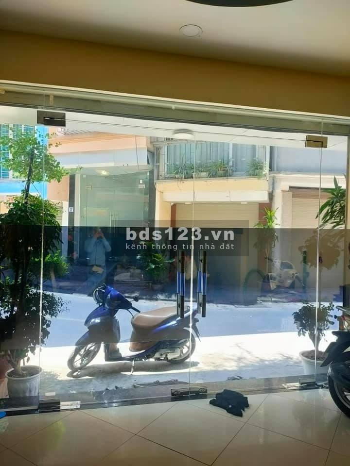 Bán nhà 2 mặt ngõ Gốc Đề Hoàng Mai, dt 60m2, 4 tầng, giá 150 tỷ, ô tô vào nhà, kinh doanh