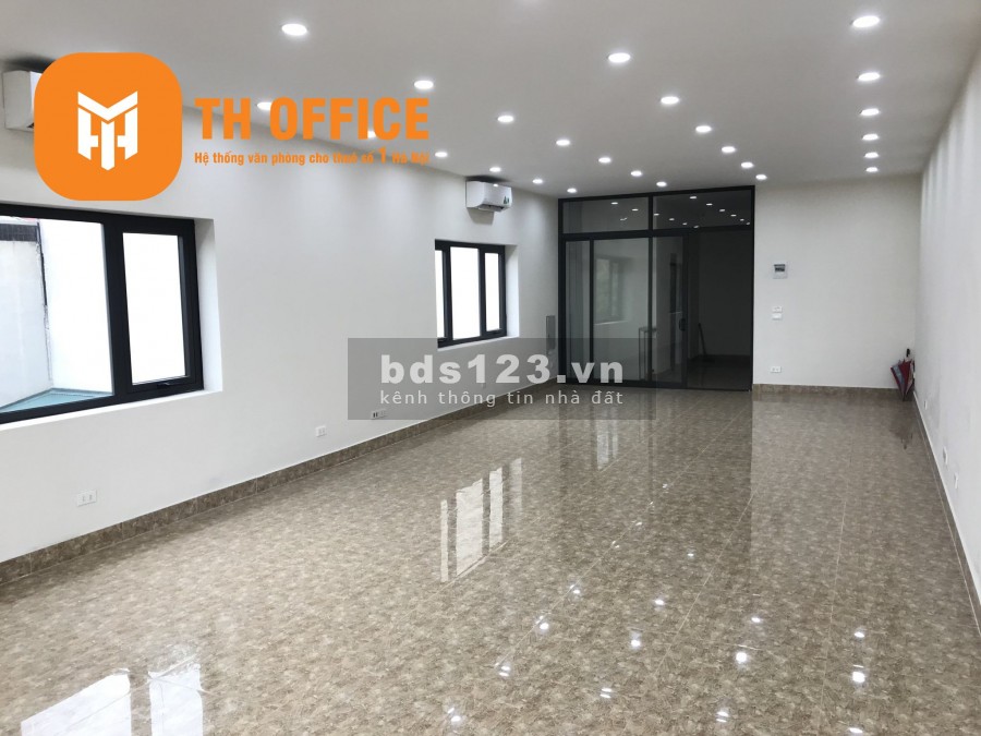 Cho thuê gấp sàn văn phòng siêu đẹp ở ngõ 100 Trung Kính. DT 65m2, giá chỉ 13tr