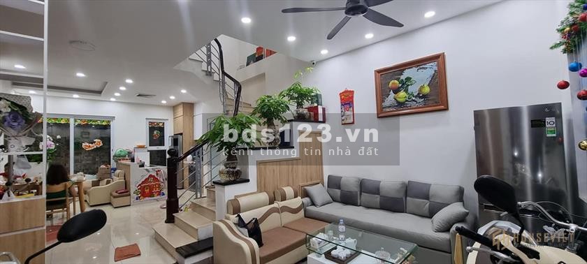 Bán nhà View hồ Hoàng Cầu, ô tô, diện tích sử dụng 75m2 giá bán 12.5 tỷ, liên hệ 0367525596