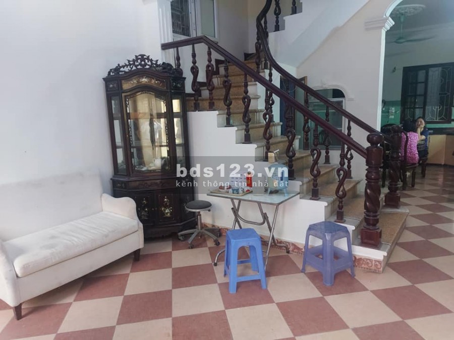 Nhỉnh 6 tỷ có 102m2 đất và nhà 4 tầng về ở luôn phố Nguyễn Văn Cừ, Quận Long Biên