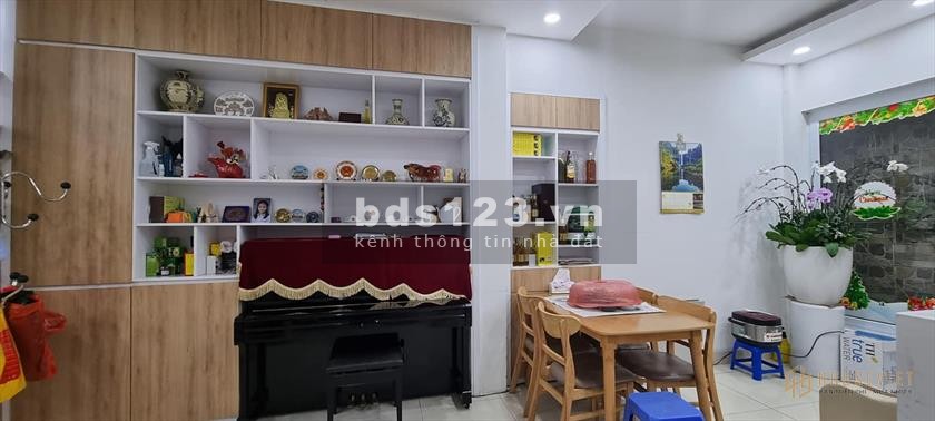 Bán nhà View hồ Hoàng Cầu, ô tô, diện tích sử dụng 75m2 giá bán 12.5 tỷ, liên hệ 0367525596