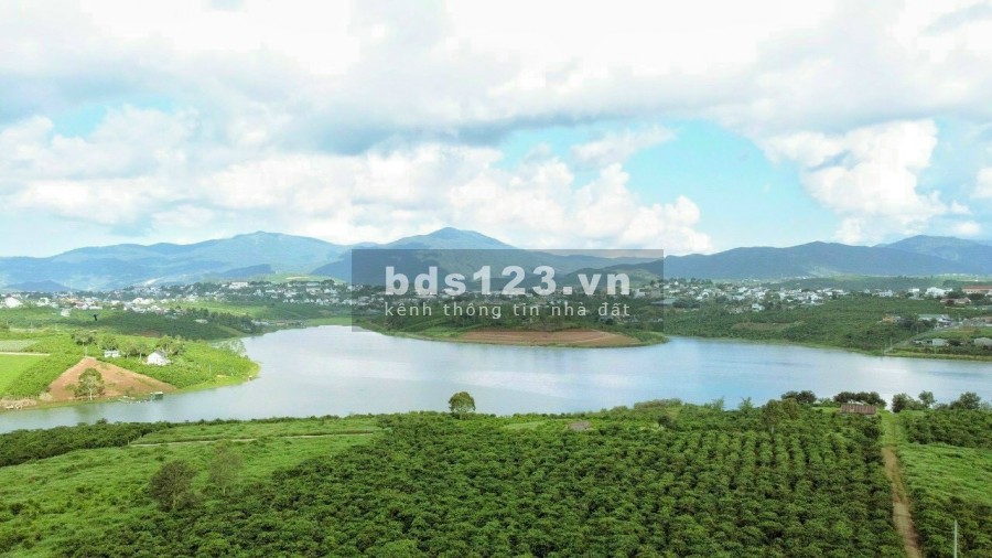 Đất thổ cư ngay mặt hồ Tây Di Linh, đã có sổ, ngân hàng hỗ trợ 70%, vị trí vô cùng đắc địa