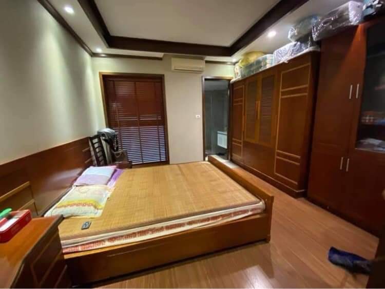 Bán nhà nguyên căn mặt phố Yên Phụ dt 109m2, 5 tầng đúc, mặt tiền 6.8m, giá bán 25 tỷ