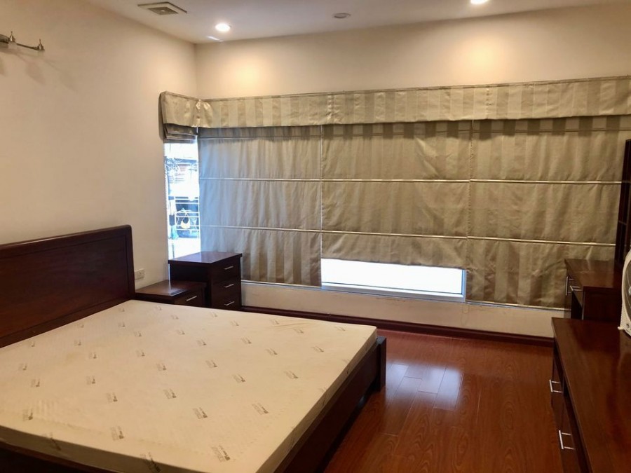Bán nhà ngõ 58 Vũ Trọng Phụng Thanh Xuân Lô góc ô tô, dt 40m2, 4 tầng giá 4.25 tỷ 0902224679