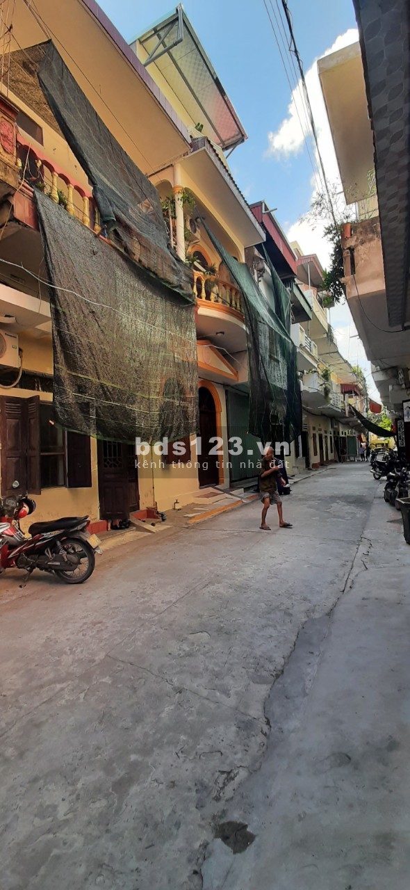 Nhà 2 tầng nguyên căn phố Văn Miếu Hải Thượng Lãn Ông cần bán gấp, khu dân trí cao