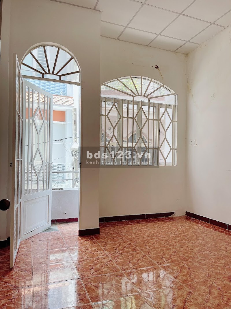Bán gấp nhà đường Cây Trâm, phường 8, Gò Vấp, sát mặt tiền giá bán 4.3 tỷ, sổ đẹp