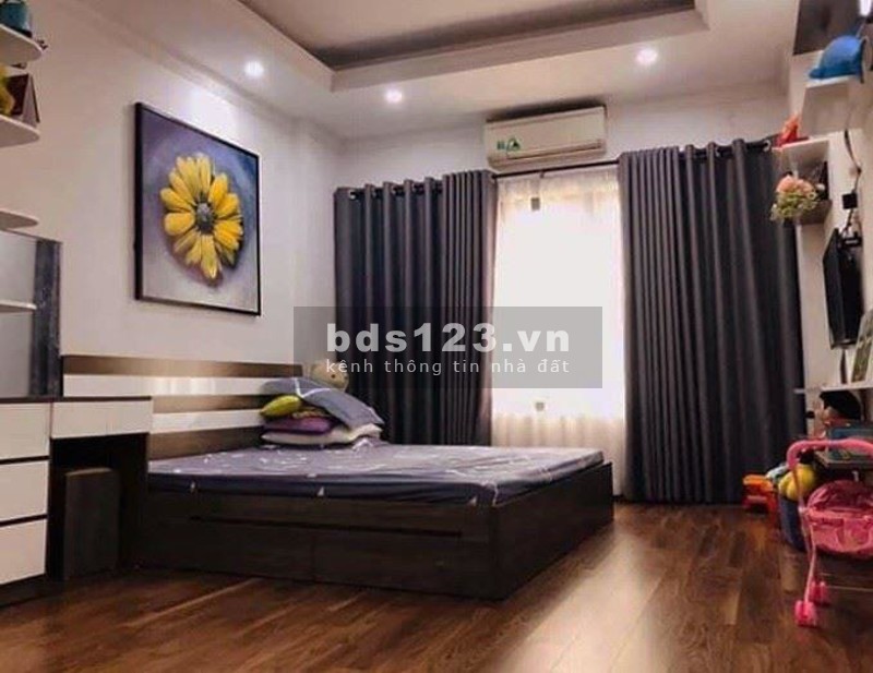 Bán nhà phố Nguyễn Cao Hai Bà Trưng, dt 37m2, 5 tầng, nhà đẹp kinh doanh thuận tiện