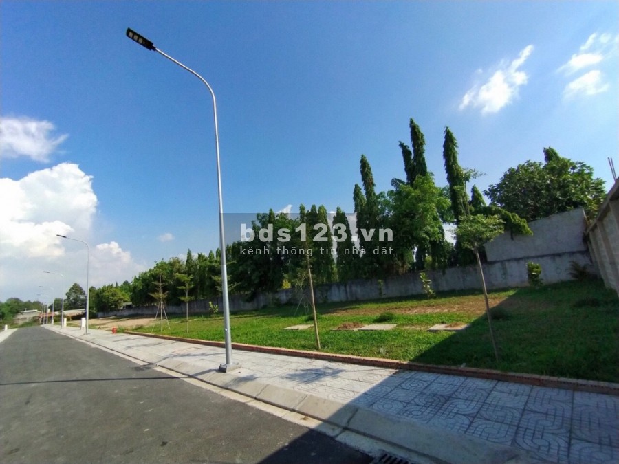 Sở hữu ngay nền đất Bình Chánh, xây dựng tự do, sổ sẵn công chứng trong ngày, thổ cư 100%