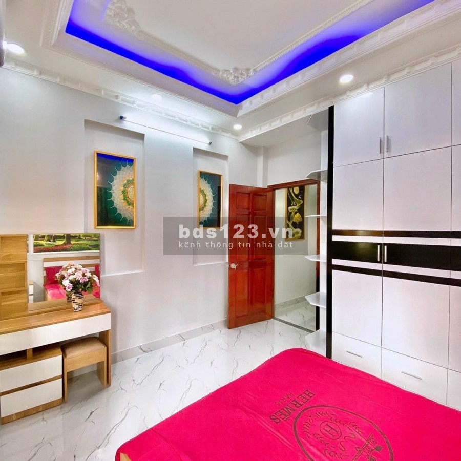 Bán nhà hẻm xe hơi không ngập nước phường 14, Gò Vấp, 3 tầng, dt 56m2, sát mặt tiền, giá rẻ
