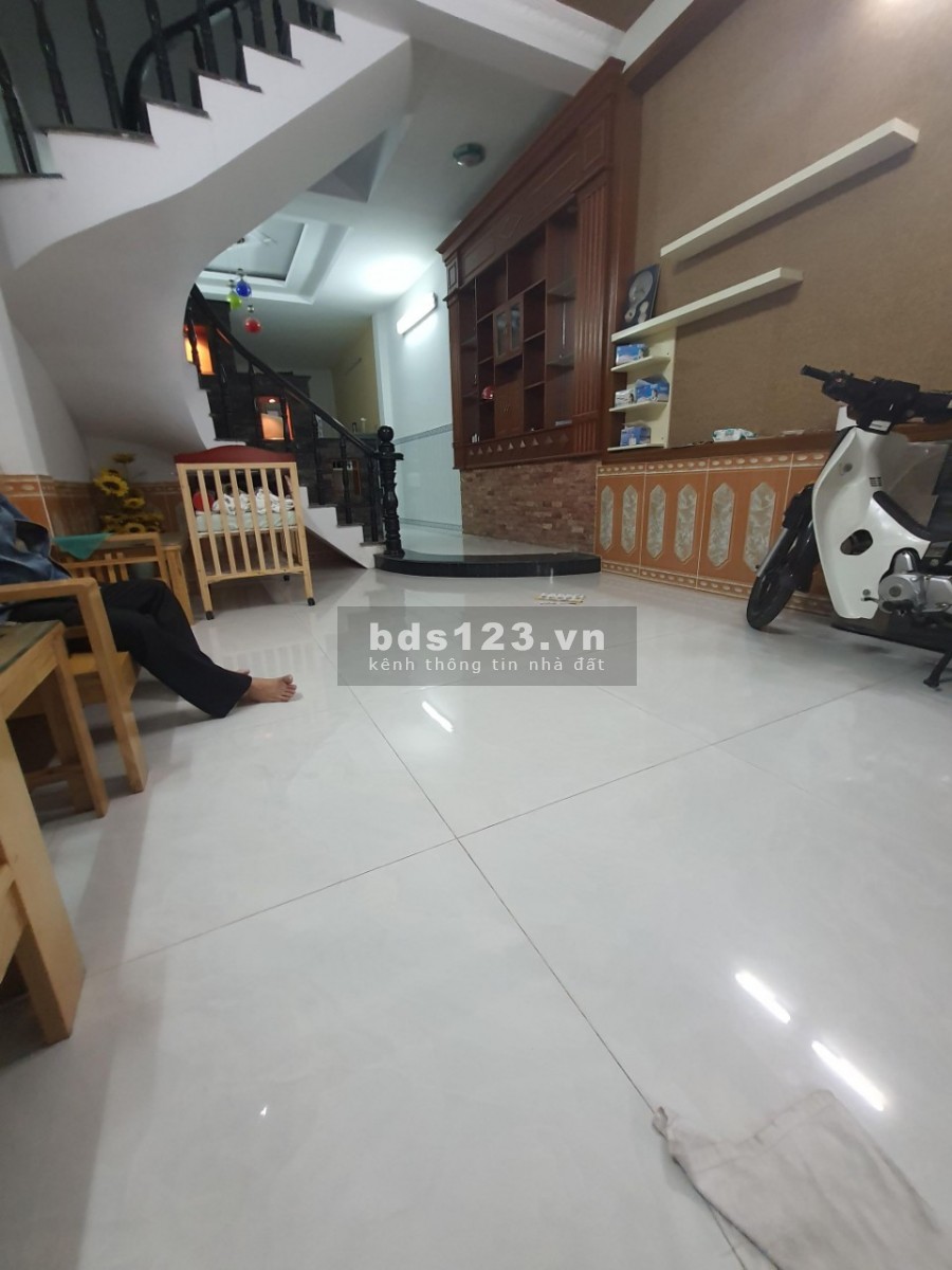 Bán nhà Gò Vấp, hẻm xe tải, 3 tầng đúc, diện tích 84m2, giá nhỉnh 7 tỷ, bê tông kiên cố