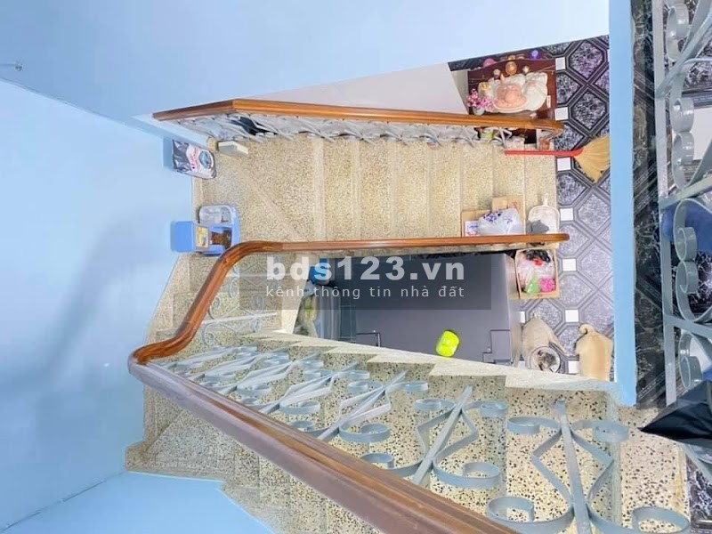 Nhà hiếm 42 m2 Nguyễn Đình Chiểu, quận 3. Hơn 5 tỷ có 3 phòng ngủ.