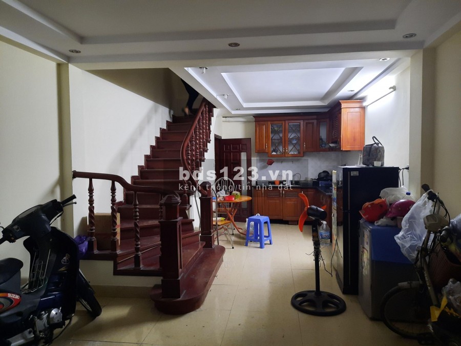 Chính chủ cần bán nhà Nguyễn Tuân, Thanh Xuân Hà Nội dt 65m2, 4 tầng, nhà đẹp, giá rẻ.