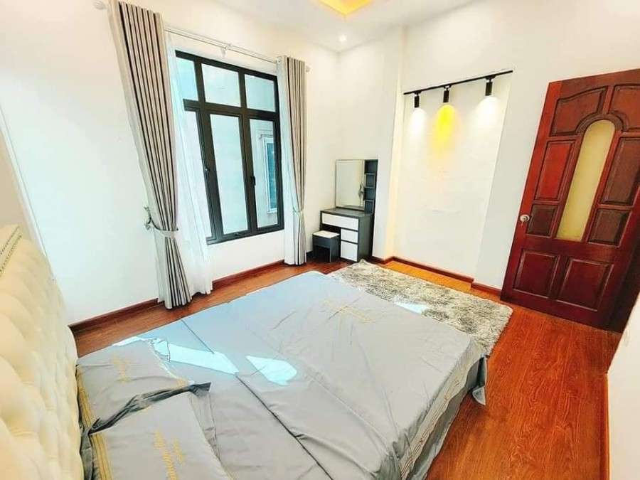 Cô Lan cần bán nhà gấp Khương Trung, tặng nội thất nửa tỷ nhà rất mới giá rẻ nhất khu vực