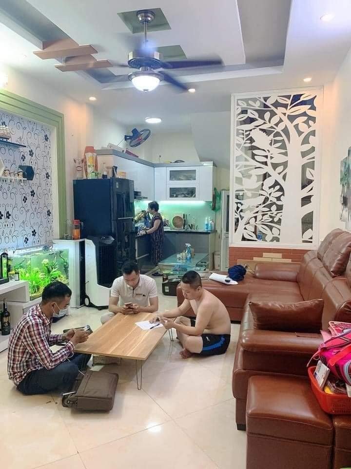 Cô Lan cần bán nhà gấp Khương Trung, tặng nội thất nửa tỷ nhà rất mới giá rẻ nhất khu vực