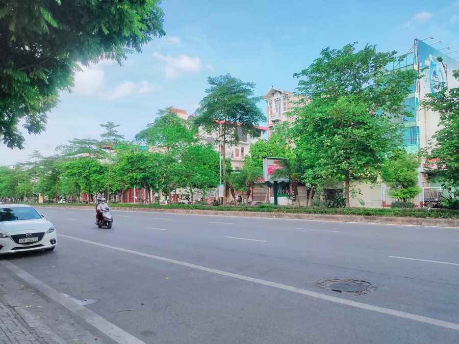 Bán nhà mặt phố Ngô Gia Tự, Long Biên, lô góc kinh doanh diện tích 40m2, 5 tầng, mt 4m