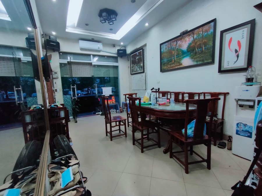 Bán nhà mặt phố Ngô Gia Tự, Long Biên, lô góc kinh doanh diện tích 40m2, 5 tầng, mt 4m