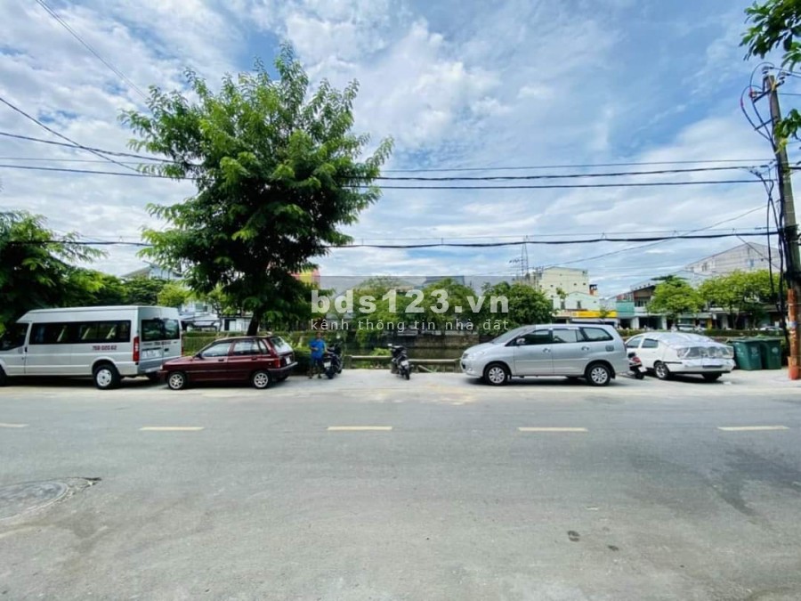 Mặt tiền đường Phan Đình Phùng view sông An Cựu rất tiện kinh doanh buôn bán