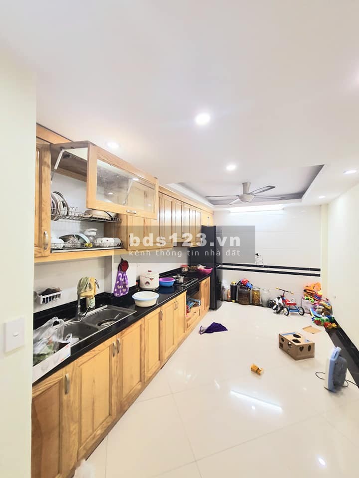 Nhà đẹp ở luôn dòng tiền thấp siêu hiếm khu dân trí ca, quy hoạch ổn định, đúc 5 tầng