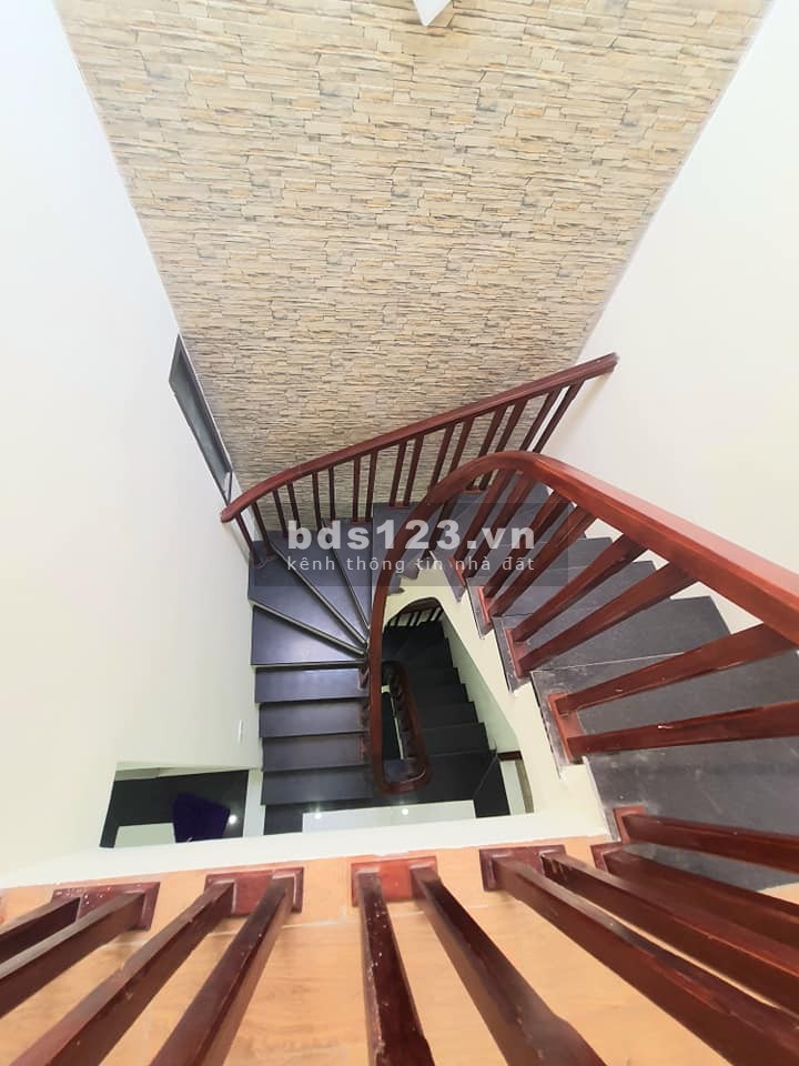 Nhà đẹp ở luôn dòng tiền thấp siêu hiếm khu dân trí ca, quy hoạch ổn định, đúc 5 tầng