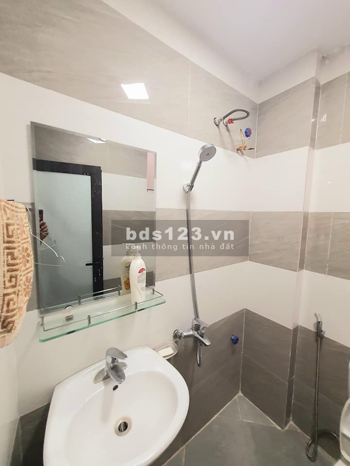 Nhà đẹp ở luôn dòng tiền thấp siêu hiếm khu dân trí ca, quy hoạch ổn định, đúc 5 tầng